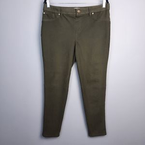 Chico's Olive Green Snakeskin Print Midride Slim Leg Pants size 10